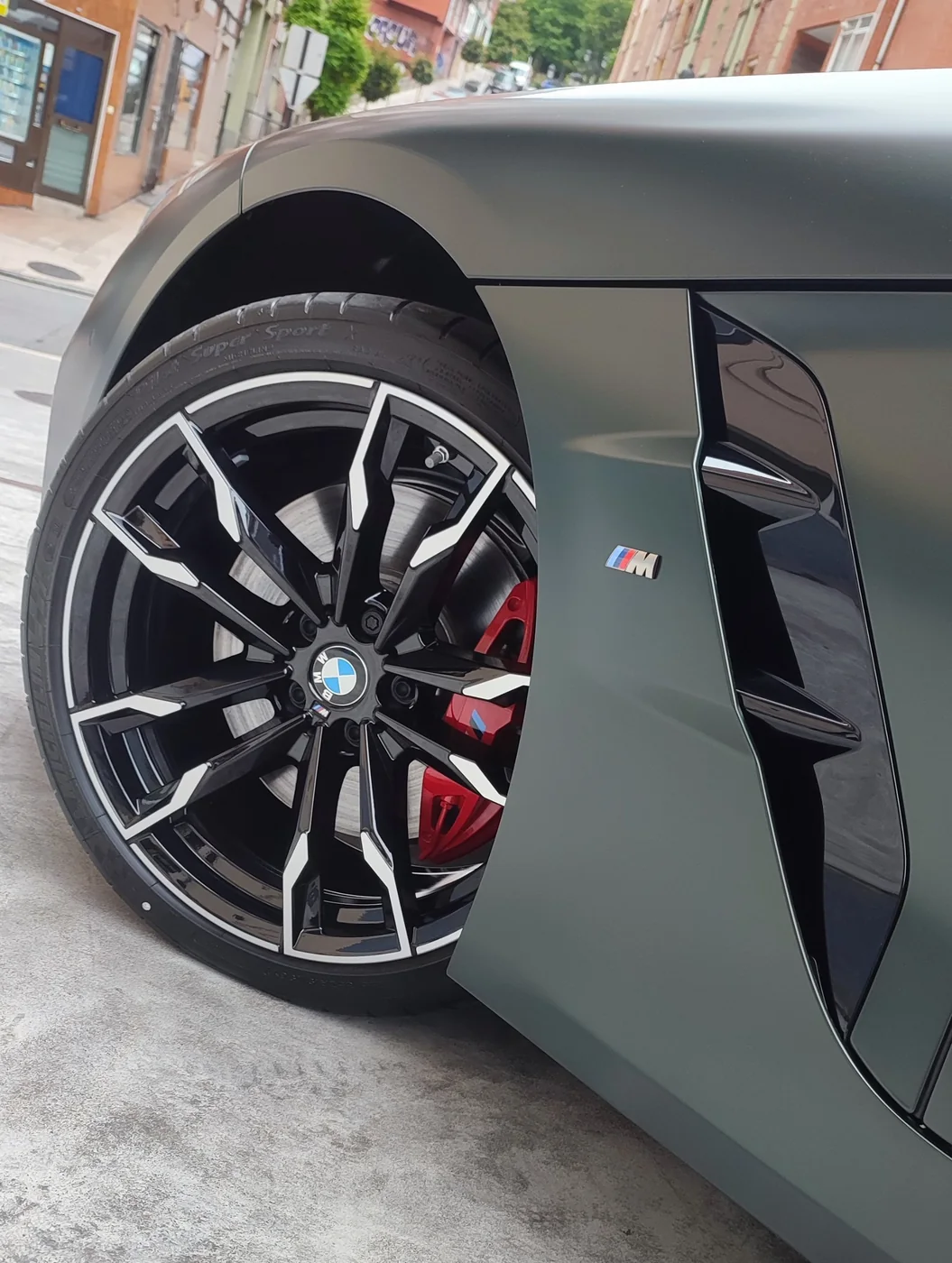 Protección Super Top para coche nuevo en llantas y pintura de BMW Z4 mate